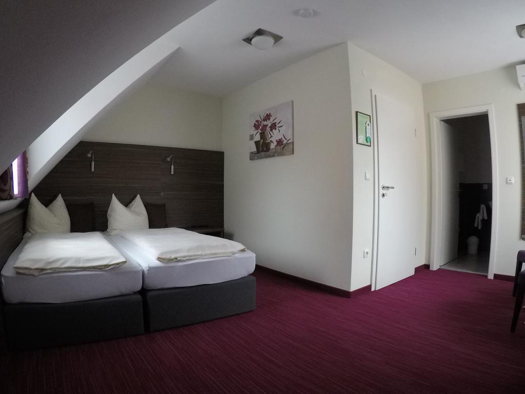 Pension Am Weinberg Bed & Breakfast Mainstockheim Luaran gambar
